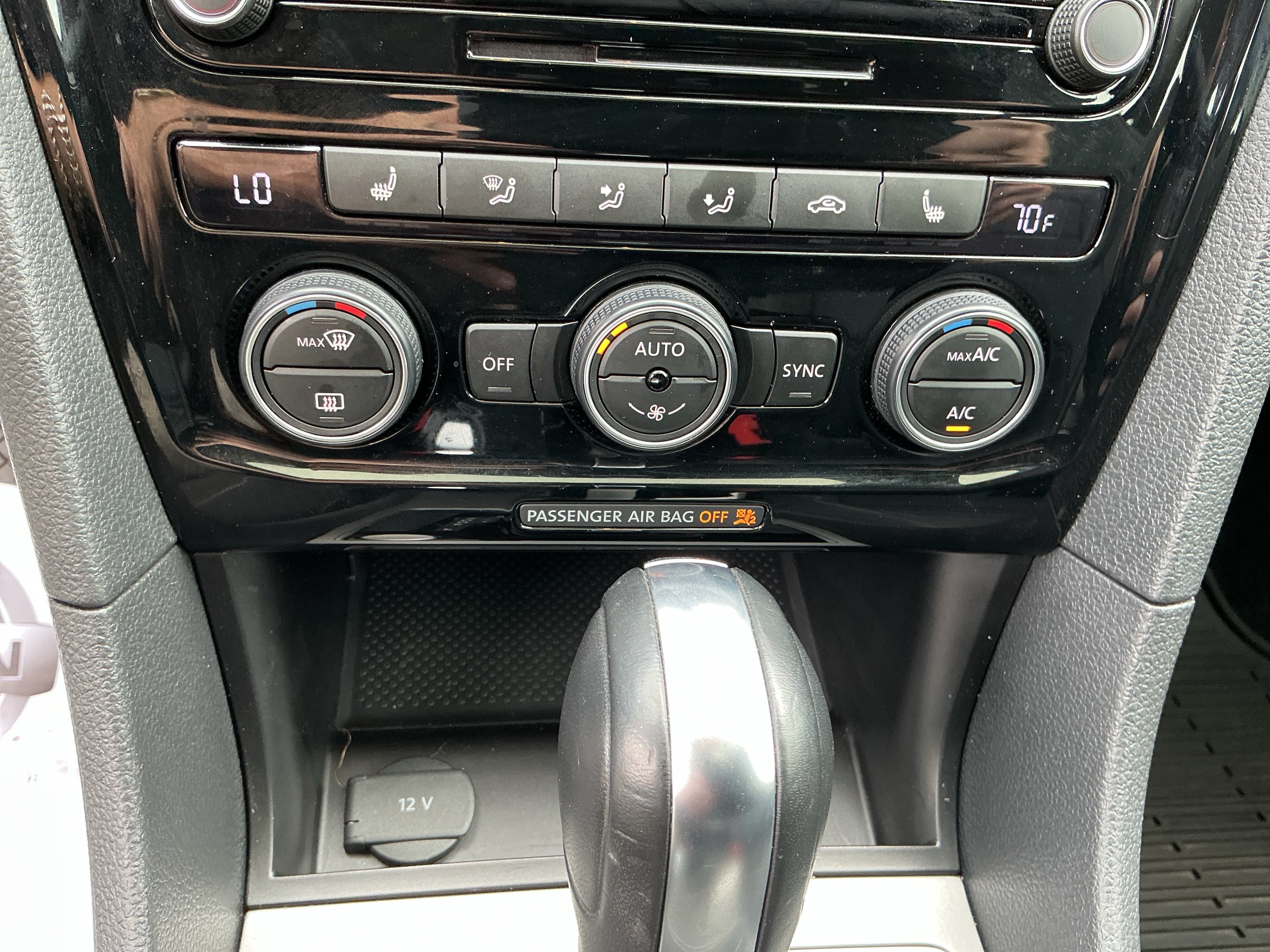 Used 2020 Volkswagen Passat 2.0T SE w/ Sunroof Package FWD image 18