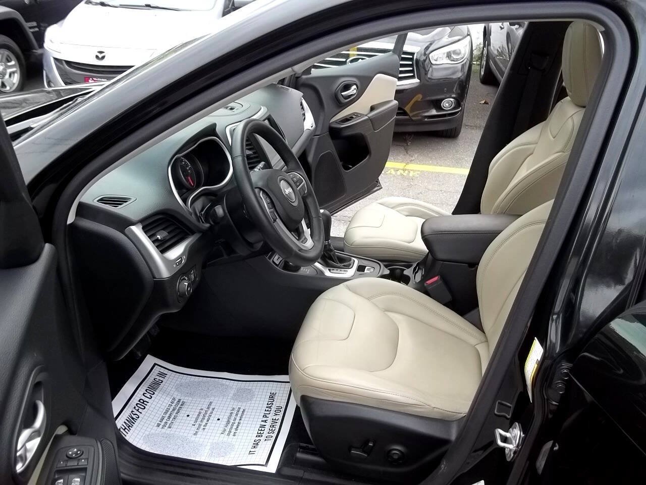 Used 2016 Jeep Cherokee Limited w/ Trailer Tow Group AWD/4WD image 7