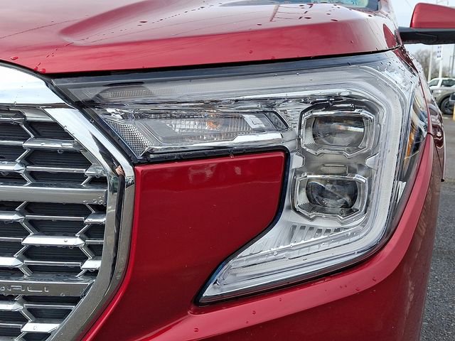 Used 2023 GMC Terrain Denali w/ Denali Premium Package AWD/4WD image 9