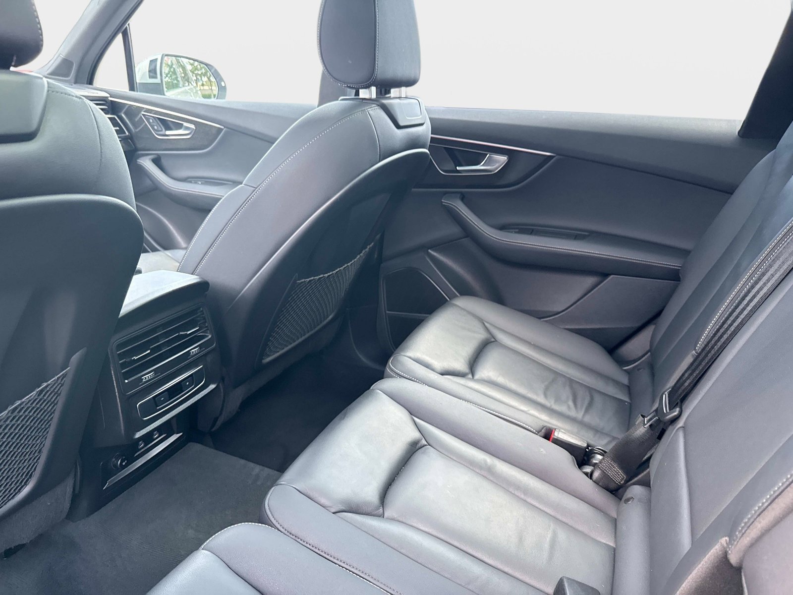 Certified 2025 Audi Q7 3.0T Premium Plus AWD/4WD image 14