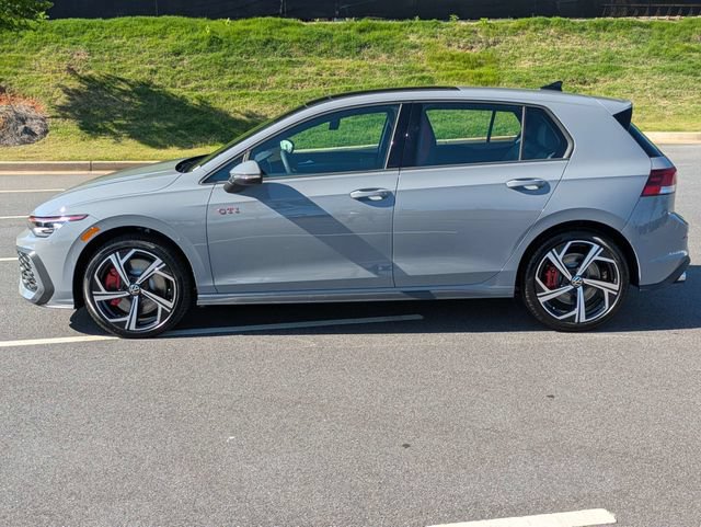 New 2026 Volkswagen GTI SE FWD image 7