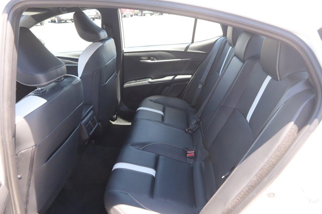 Used 2025 Toyota Camry SE FWD image 10