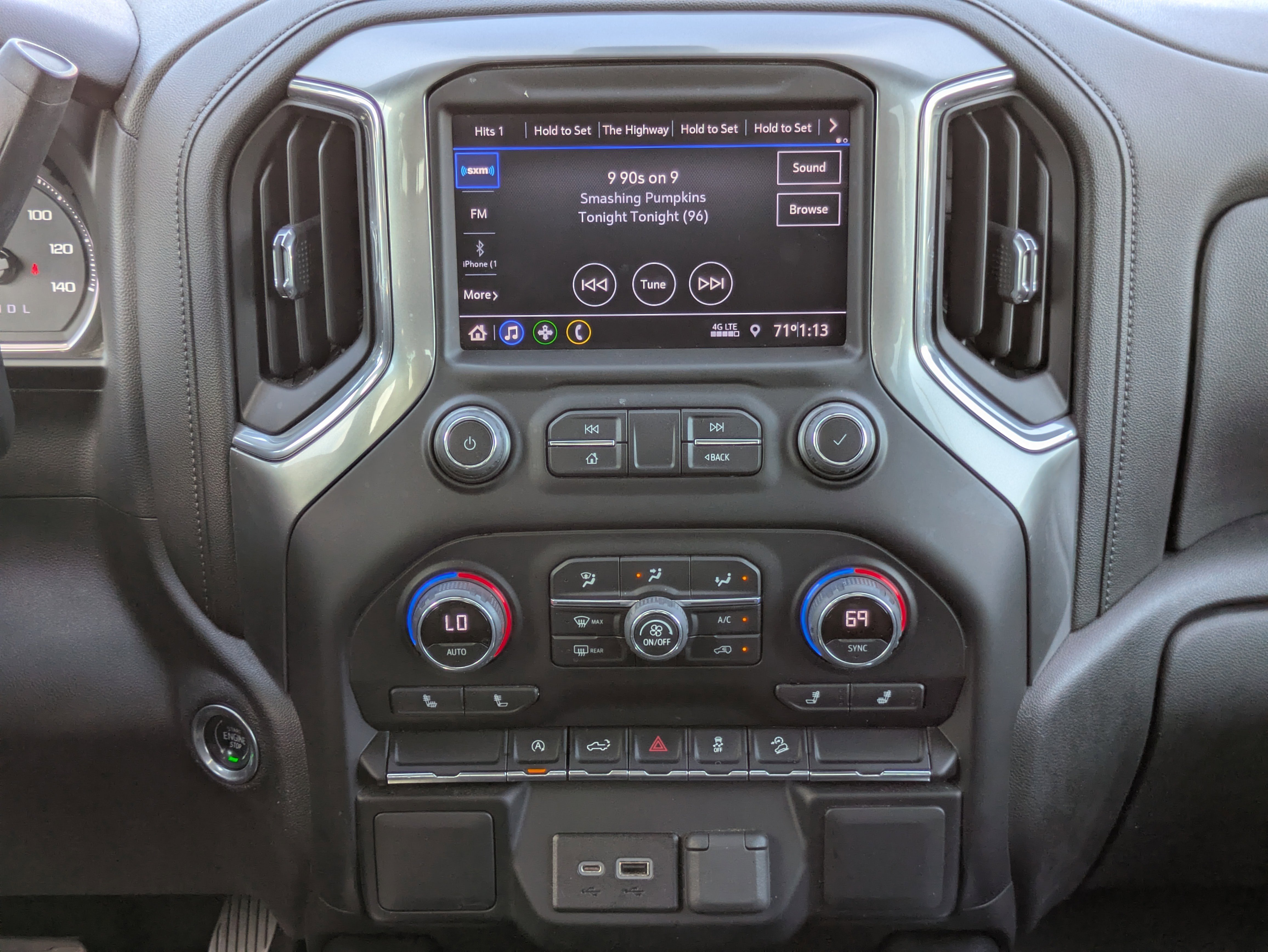Used 2022 Chevrolet Silverado 1500 RST image 5