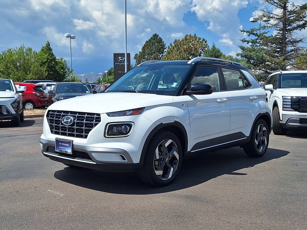 Used 2024 Hyundai Venue Limited FWD image 7