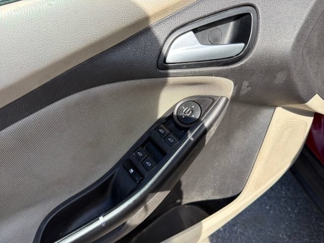 Used 2014 Ford Focus SE FWD image 13