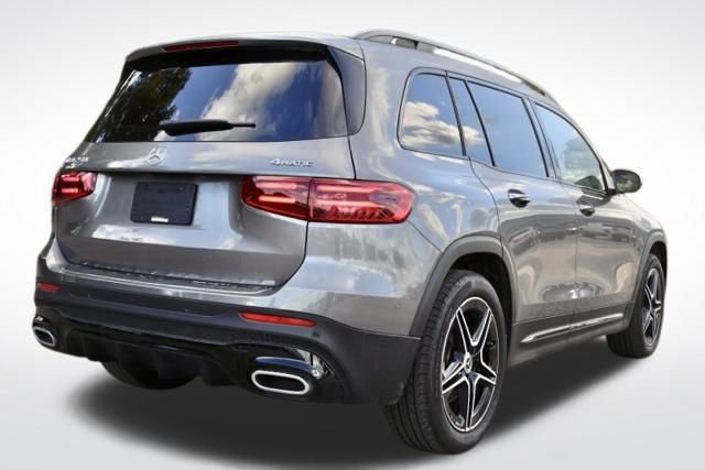 Used 2024 Mercedes-Benz GLB 250 4MATIC image 7