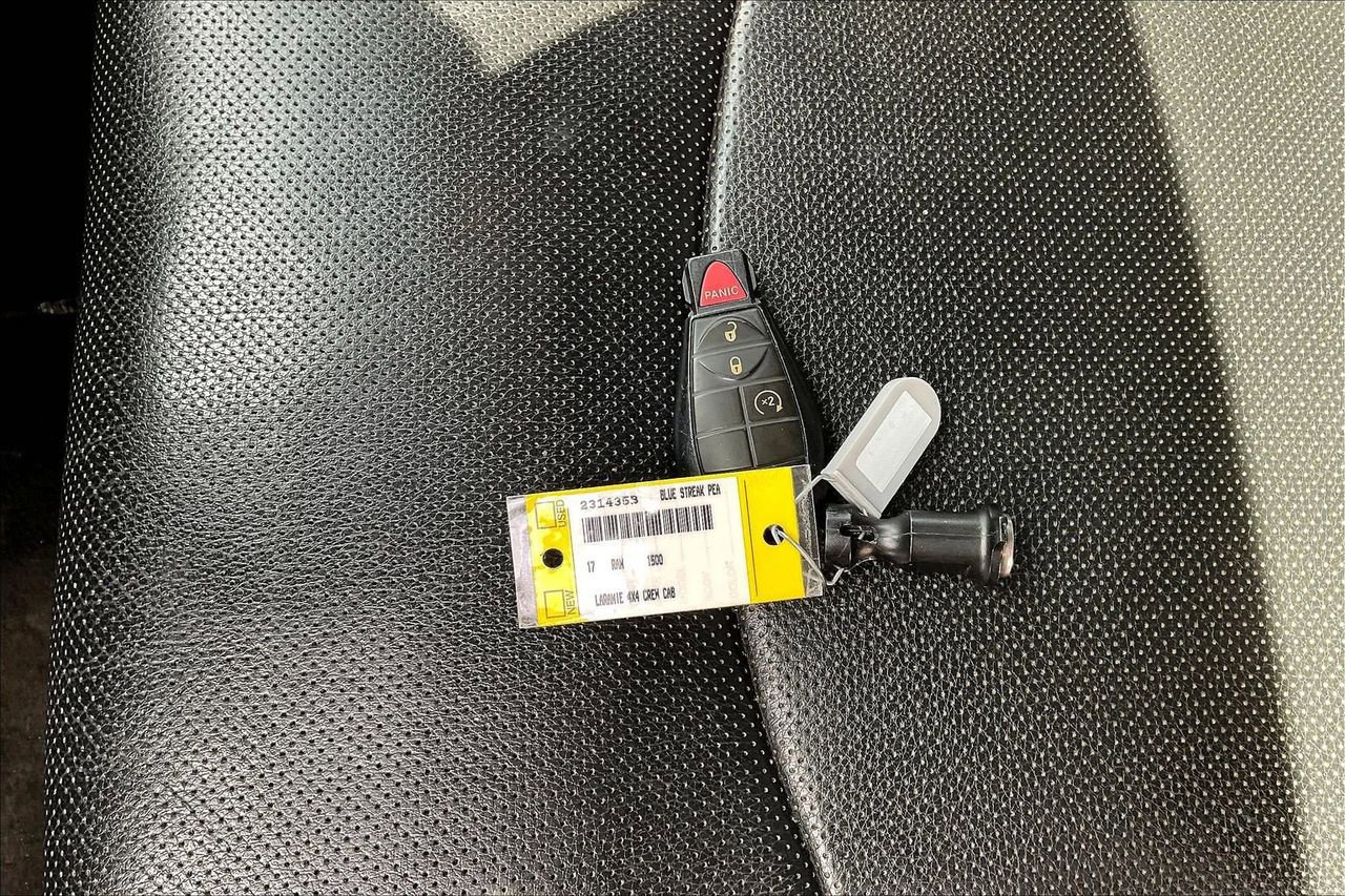 Used 2017 RAM 1500 Laramie image 32