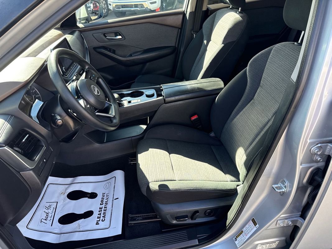 Used 2022 Nissan Rogue SV image 11