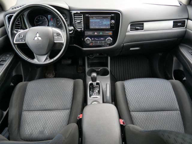 Used 2014 Mitsubishi Outlander SE AWD/4WD image 13