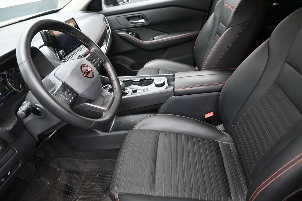 Used 2025 Nissan Rogue SV w/ Rock Creek Premium Package AWD/4WD image 12