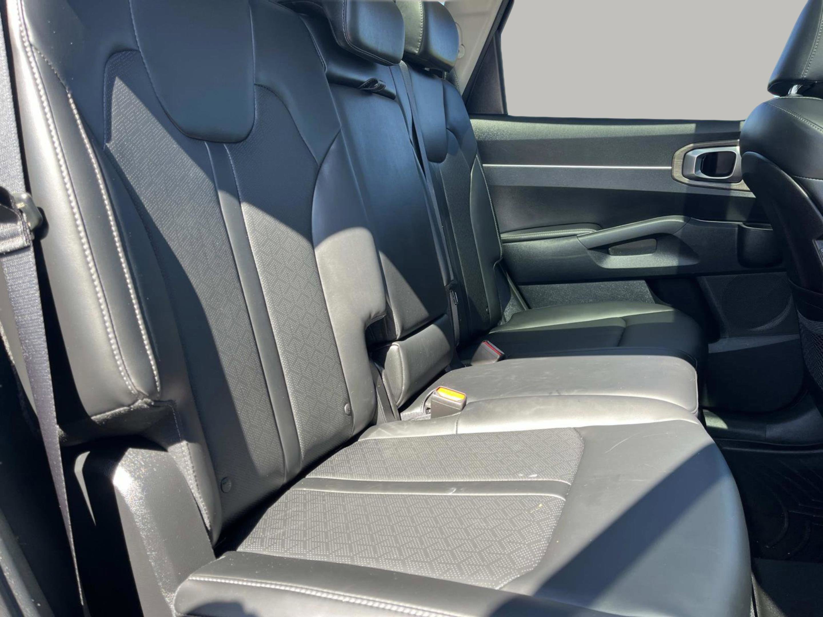 Used 2023 Kia Sorento S w/ Panoramic Sunroof Package AWD/4WD image 26
