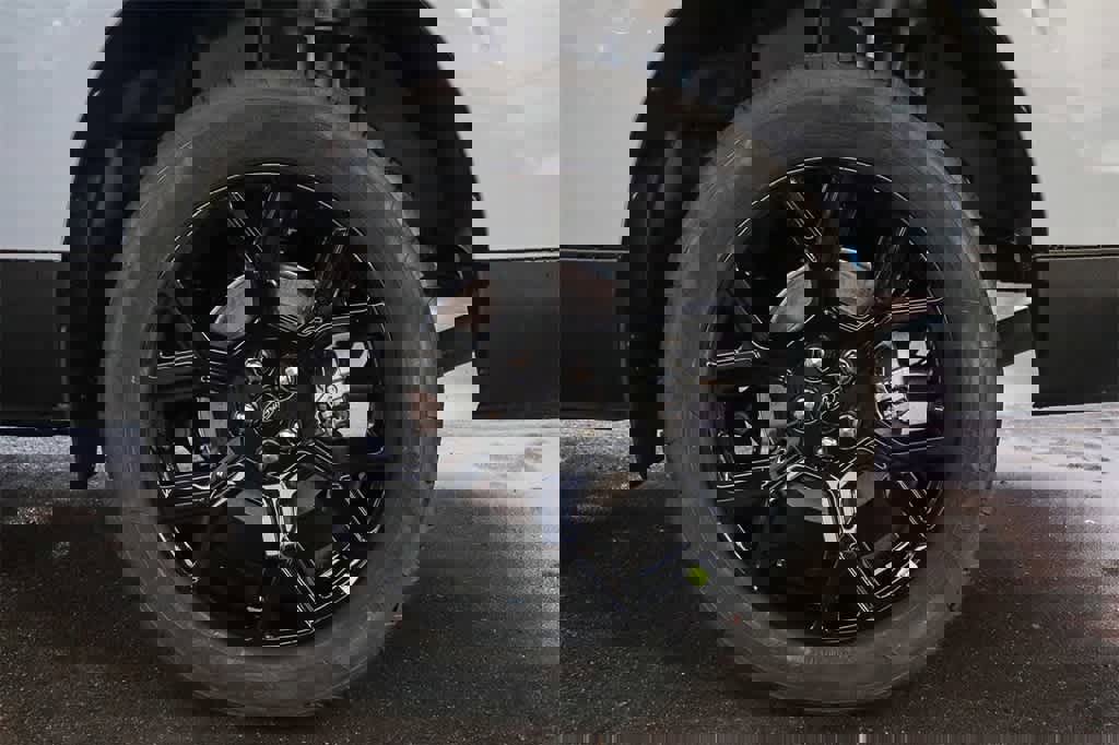 New 2025 Ford Maverick Lariat w/ Black Appearance Package image 10