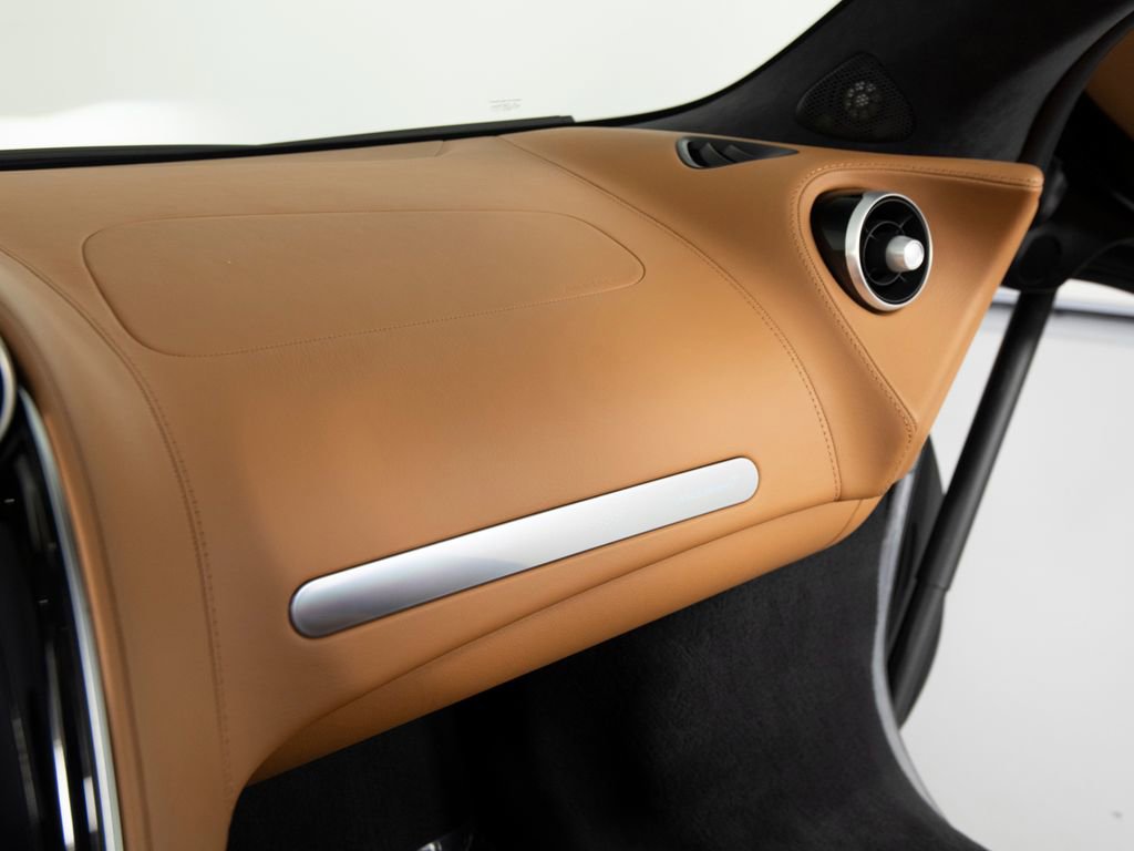 Used 2023 McLaren GT image 23