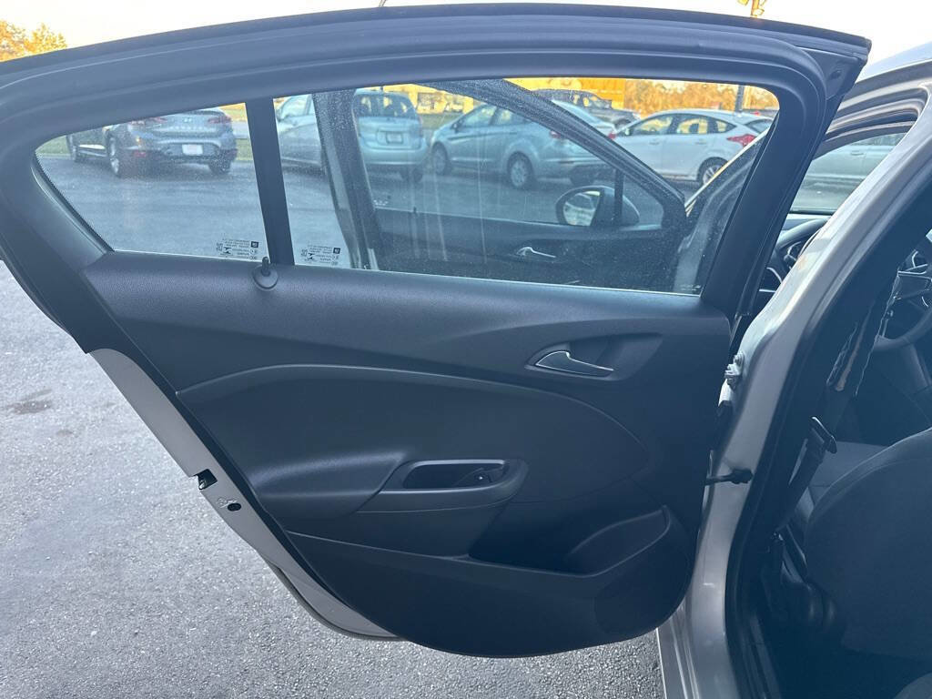 Used 2019 Chevrolet Cruze LS FWD image 16