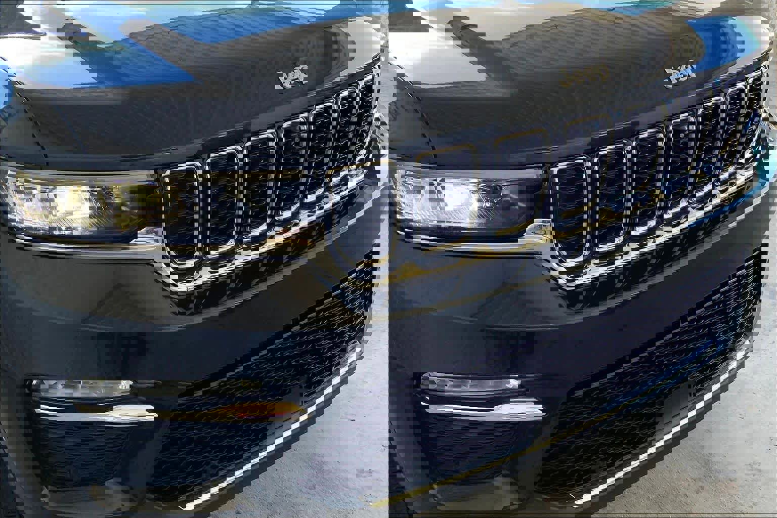 Used 2023 Jeep Grand Cherokee Limited w/ Luxury Tech Group II image 28