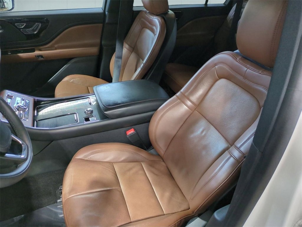 Certified 2023 Lincoln Aviator Reserve w/ Equipment Group 201A image 12