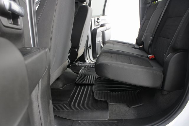 Used 2022 Chevrolet Silverado 2500 Custom w/ Custom Value Package image 16