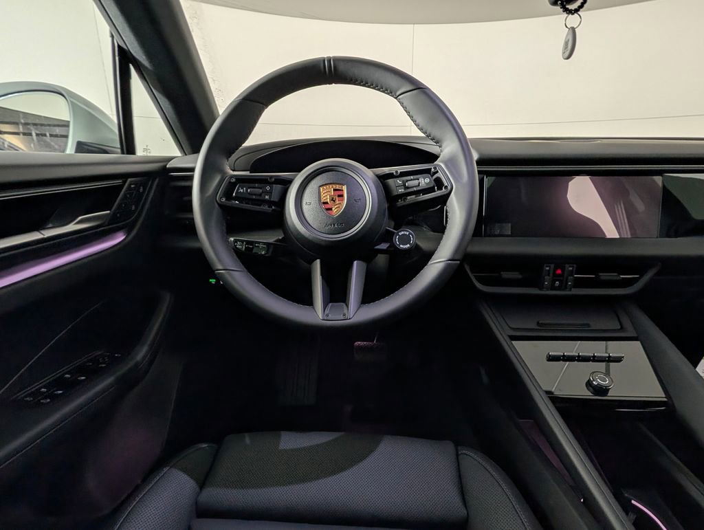 New 2026 Porsche Macan 4 Electric image 21