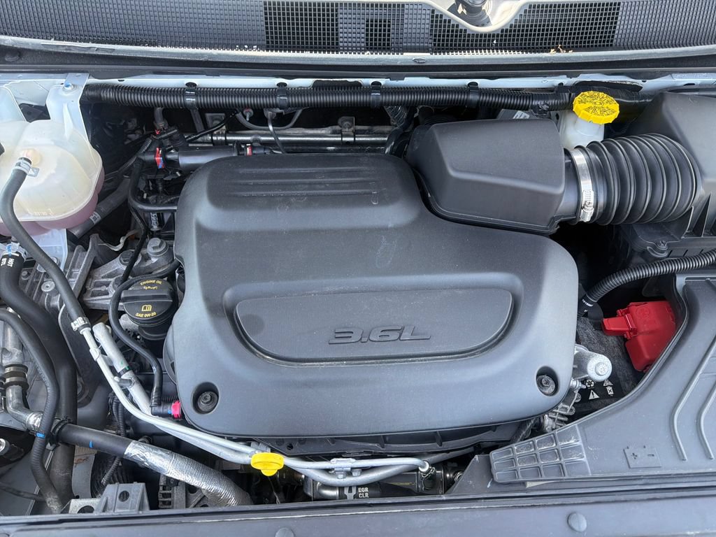 Used 2025 Chrysler Pacifica Select FWD image 27