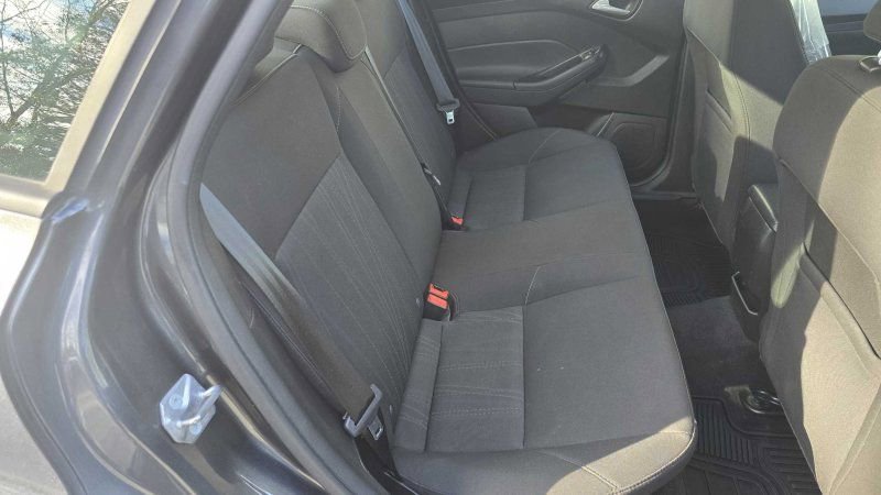Used 2017 Ford Focus SE w/ Interior Protection Package image 28