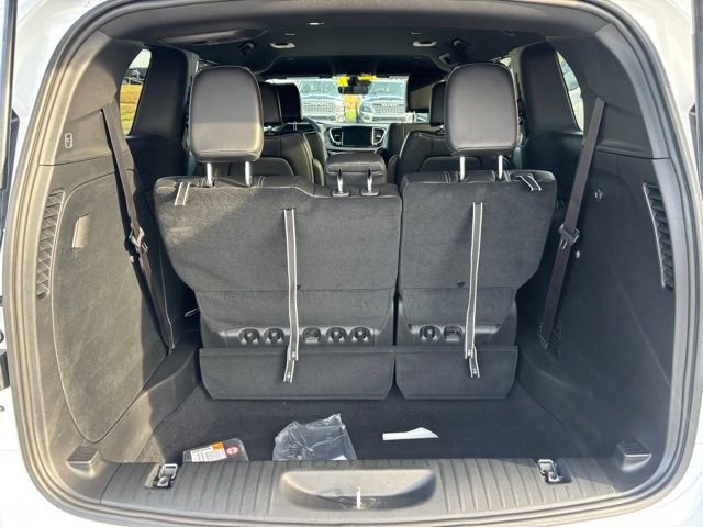 New 2026 Chrysler Voyager LX image 11