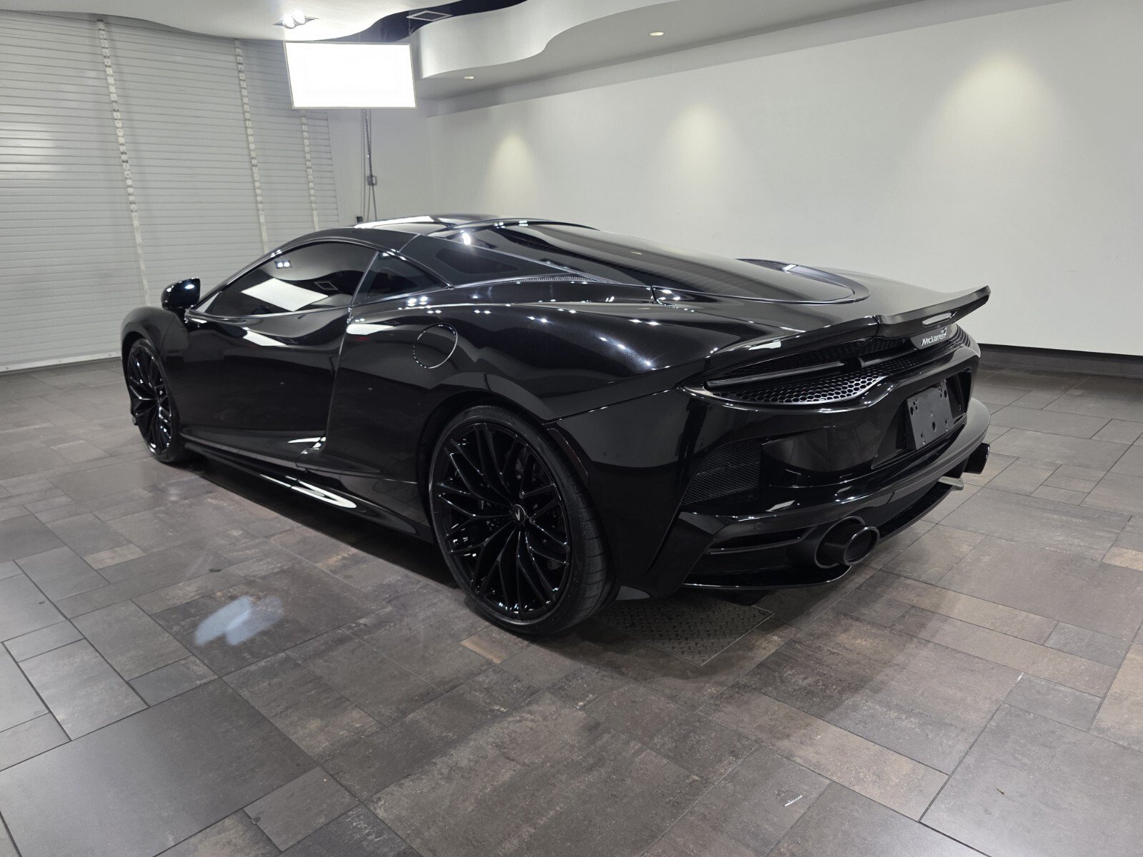 Used 2023 McLaren GT RWD image 4