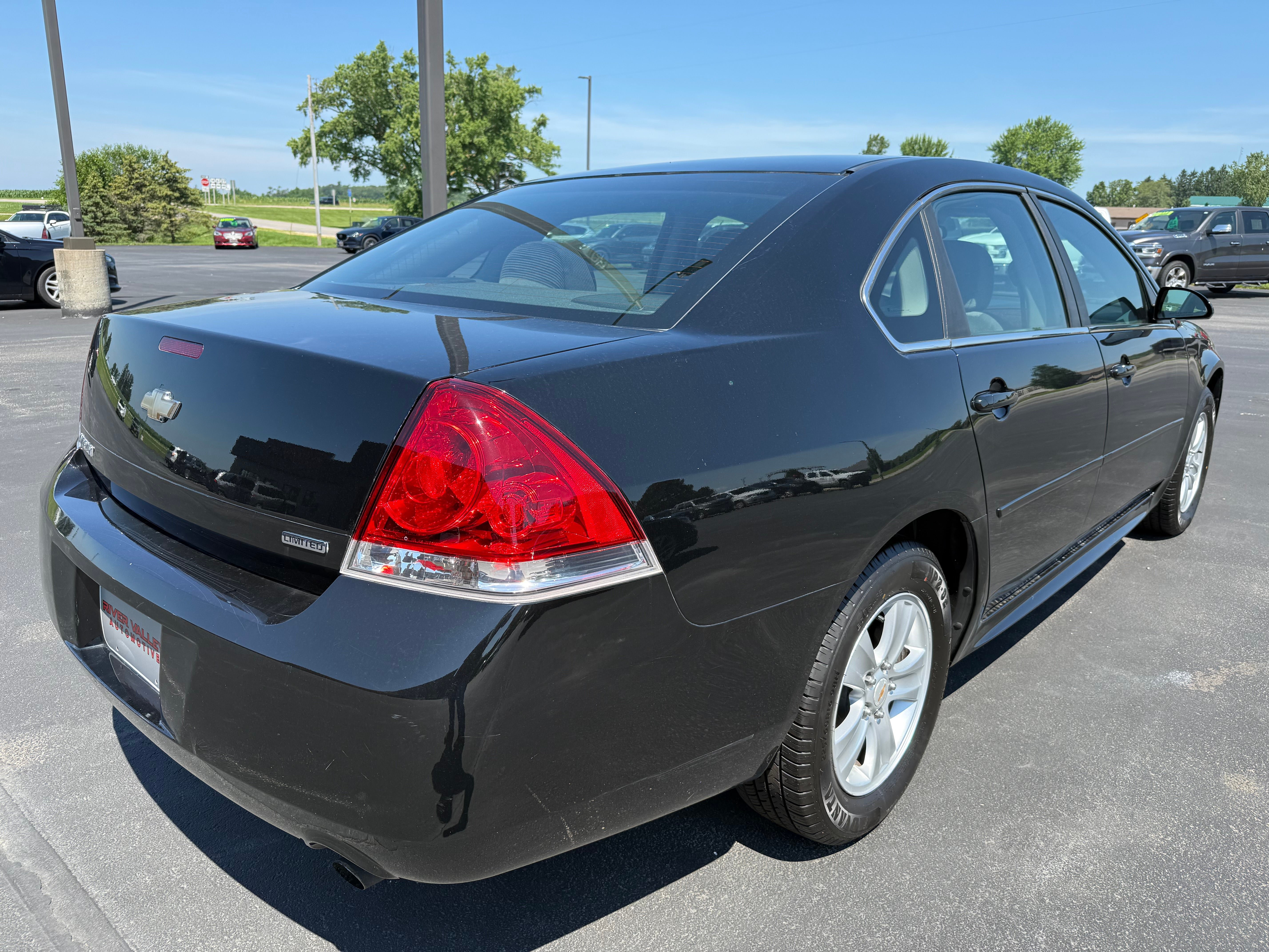 Used 2016 Chevrolet Impala Limited LS FWD image 3