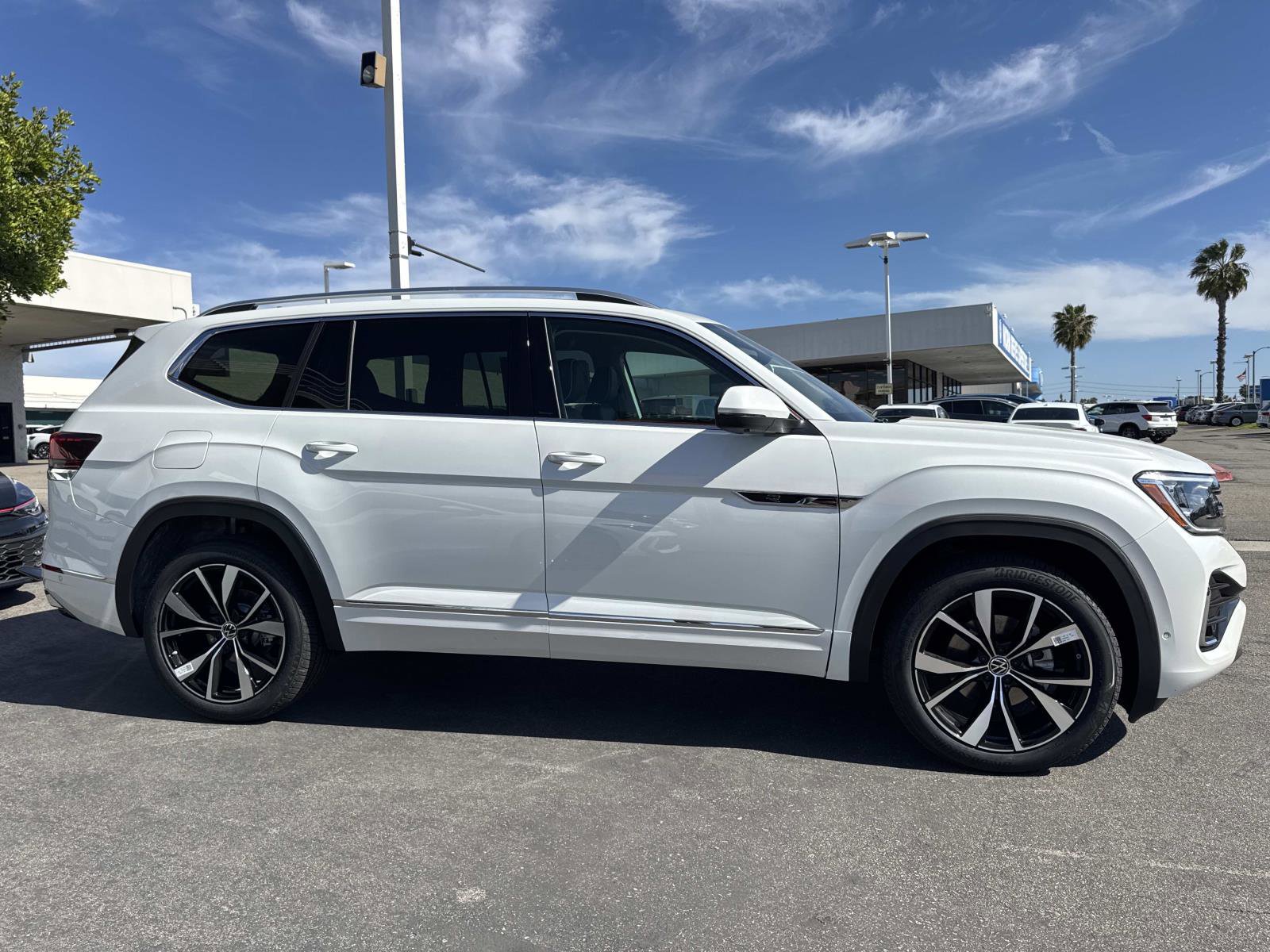 New 2026 Volkswagen Atlas SEL Premium R-Line image 6