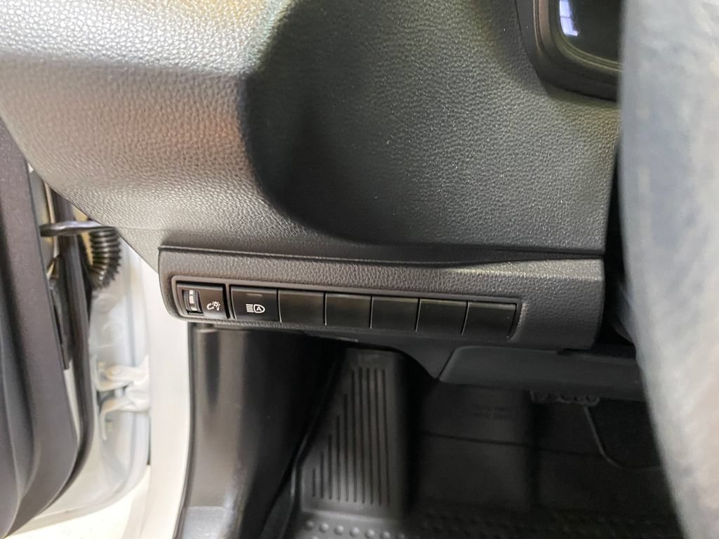 Used 2026 Toyota Corolla LE FWD image 34