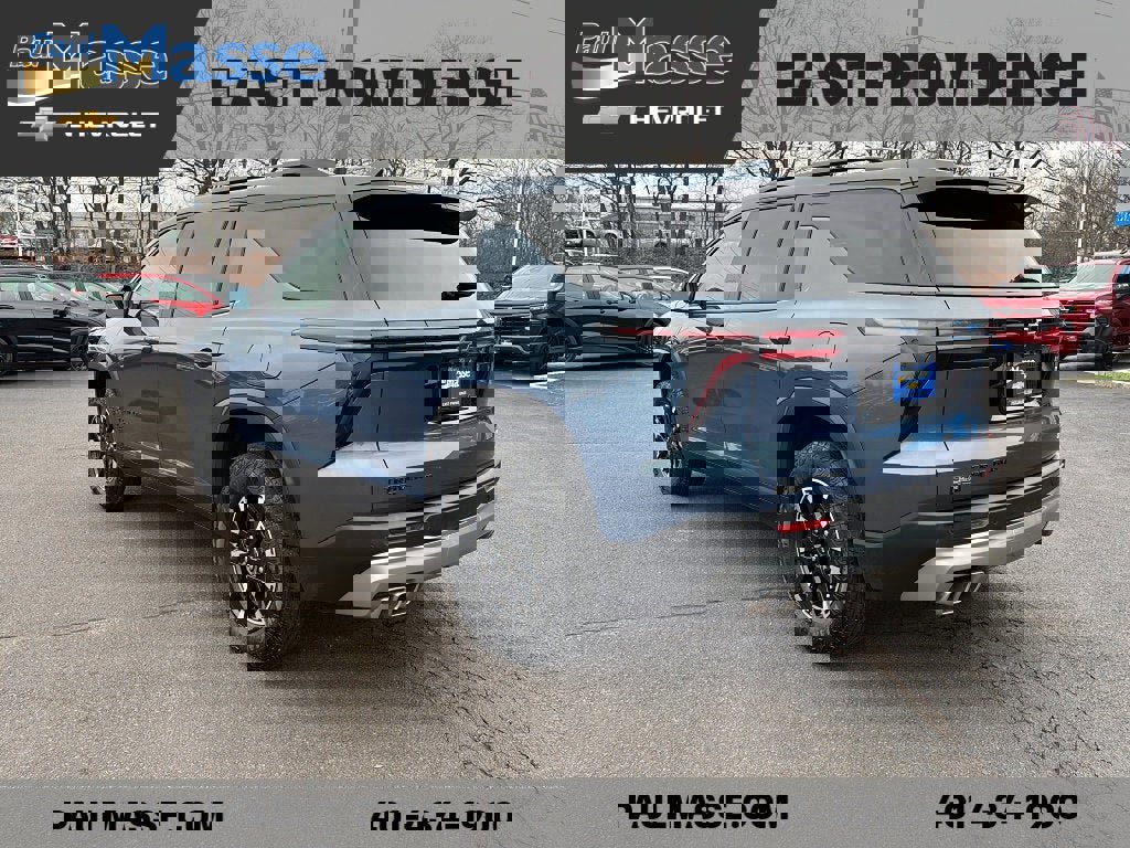 Used 2025 Chevrolet Traverse Z71 w/ Driver Confidence Package image 5