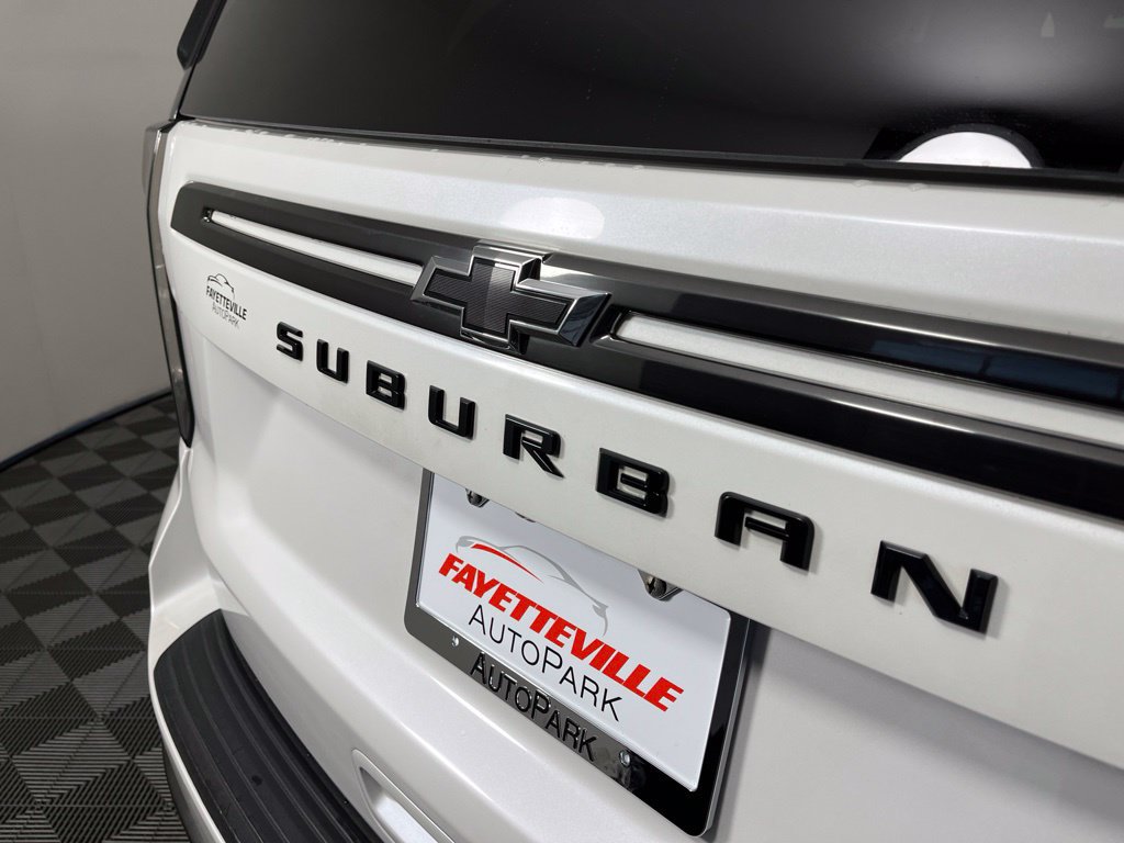 Used 2022 Chevrolet Suburban Z71 AWD/4WD image 4