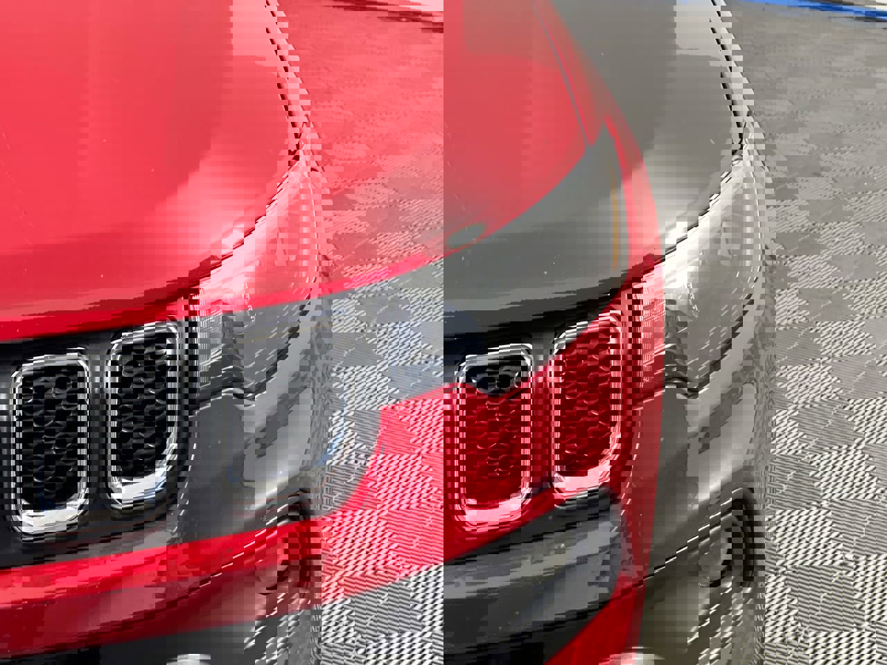 Used 2024 Jeep Compass Latitude image 9