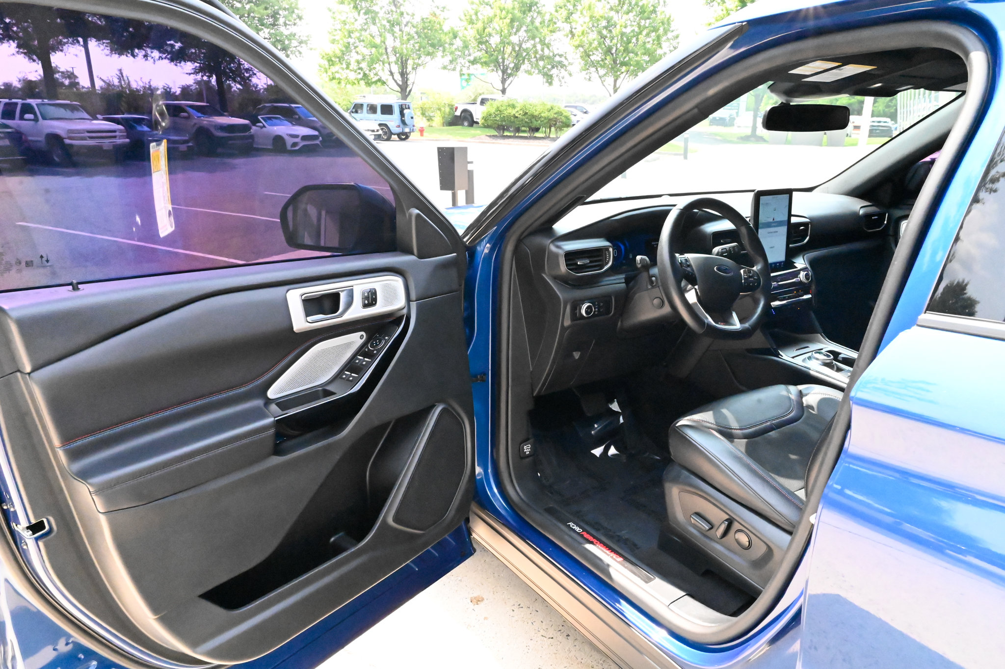 Used 2023 Ford Explorer ST w/ Equipment Group 401A AWD/4WD image 15