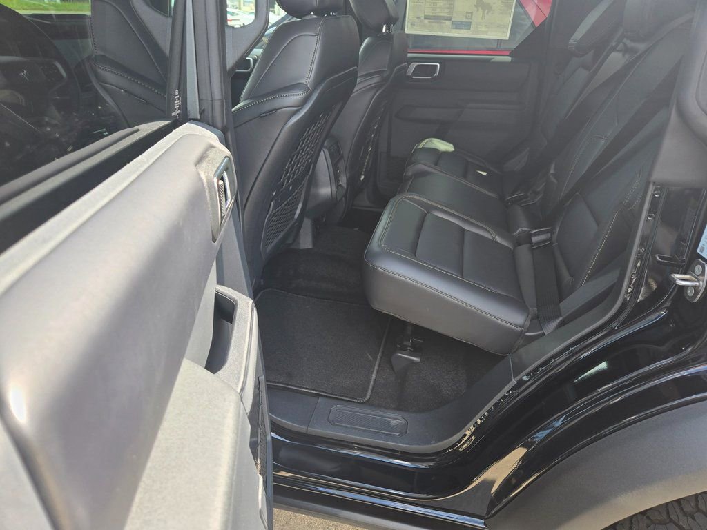 New 2025 Ford Bronco Badlands image 8