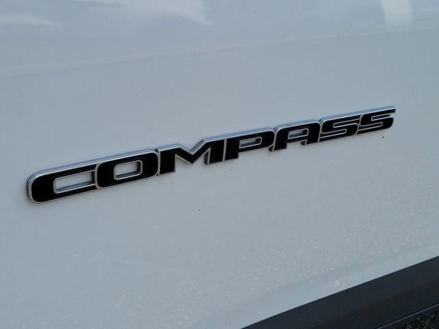 Used 2024 Jeep Compass Latitude AWD/4WD image 9
