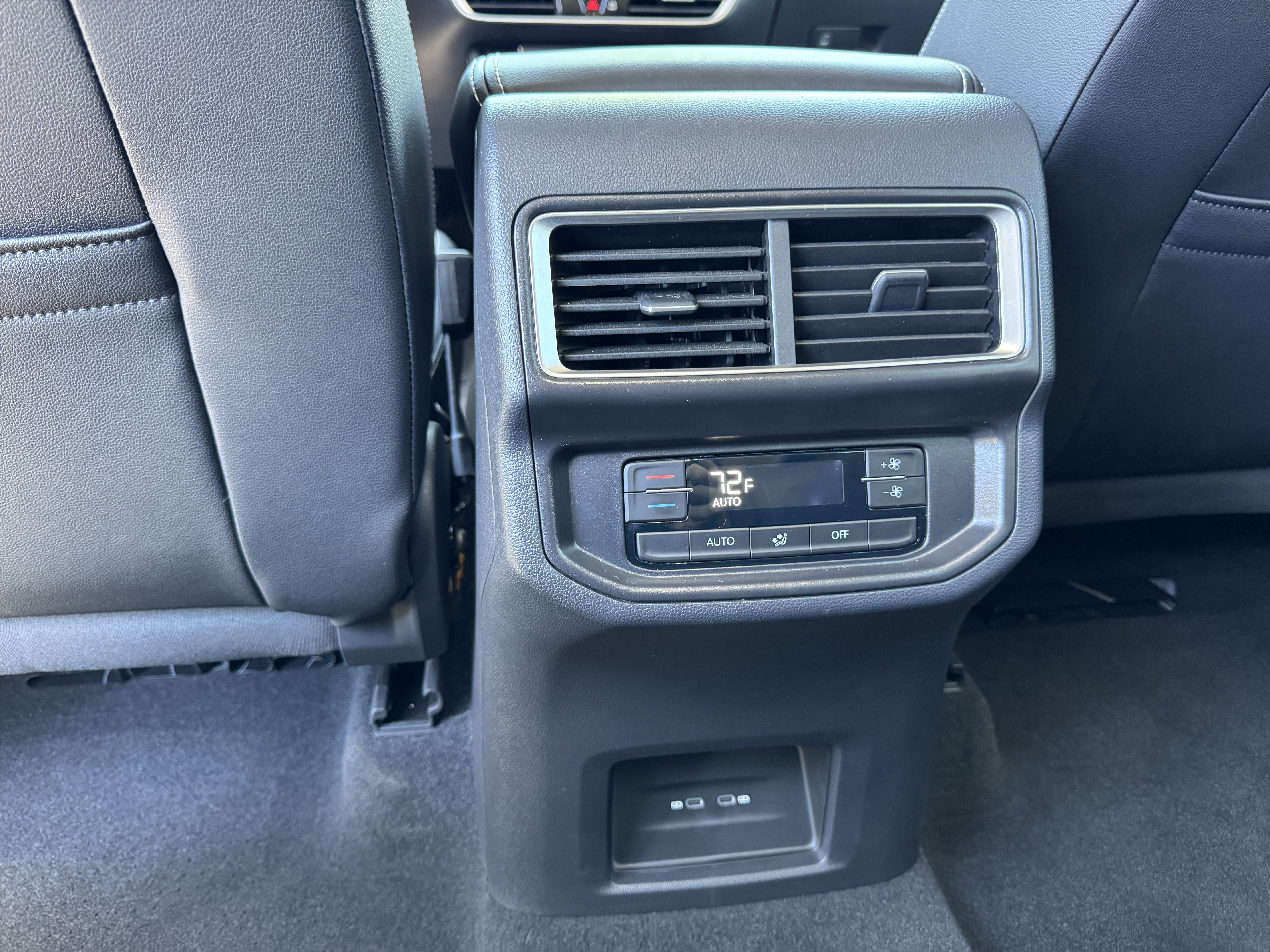 Used 2026 Volkswagen Atlas SE FWD image 30
