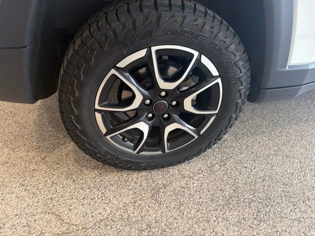Used 2025 Jeep Compass Trailhawk AWD/4WD image 6
