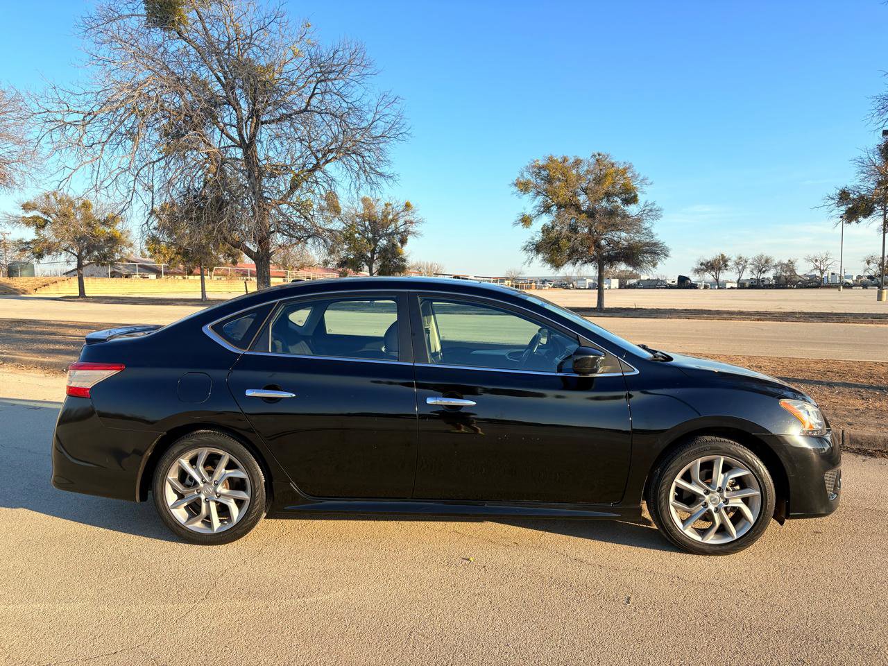 Used 2013 Nissan Sentra SR w/ Premium Pkg image 36