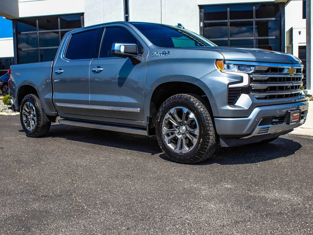 Used 2025 Chevrolet Silverado 1500 High Country AWD/4WD image 3