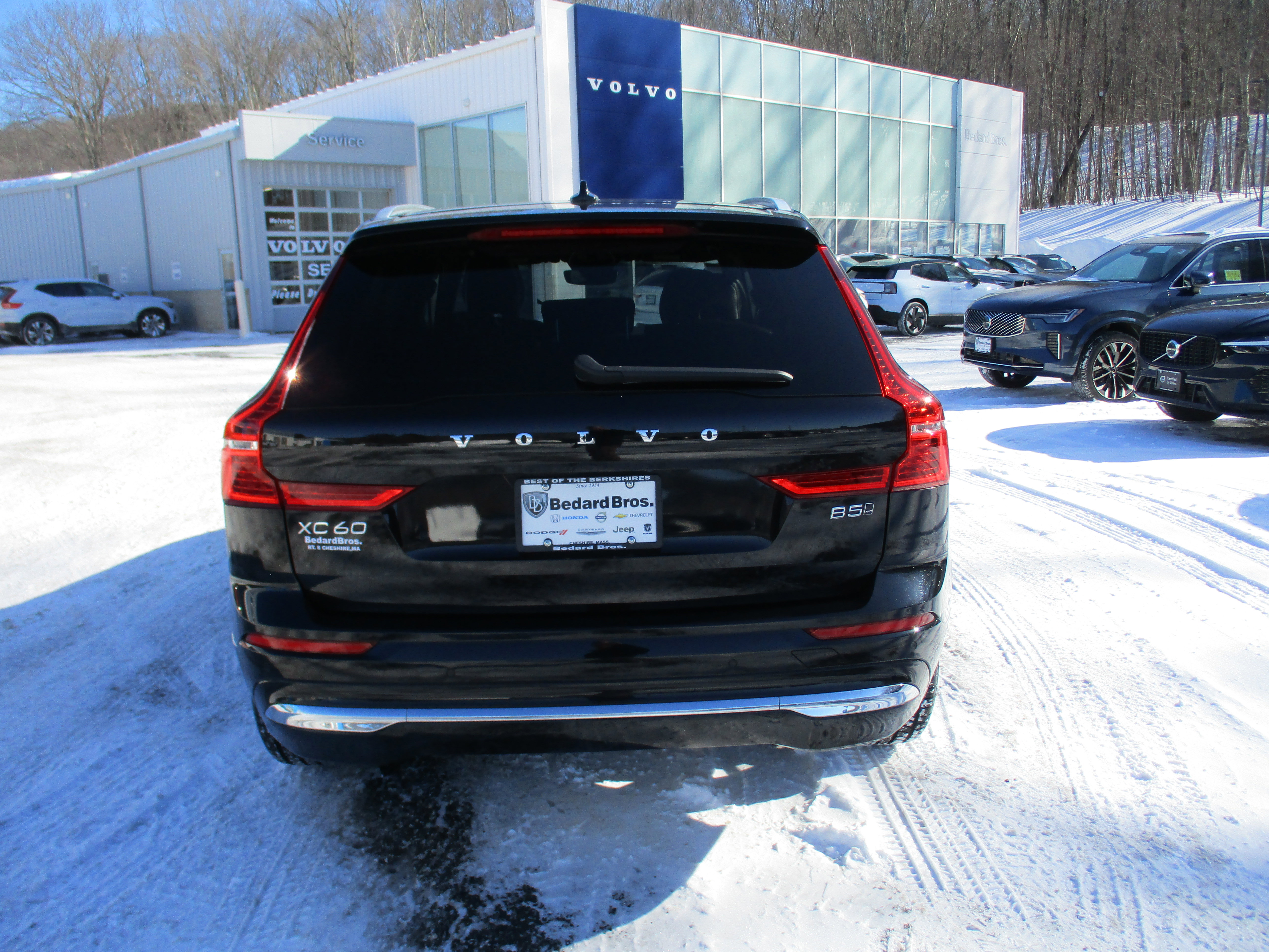 Certified 2023 Volvo XC60 B5 Plus image 6