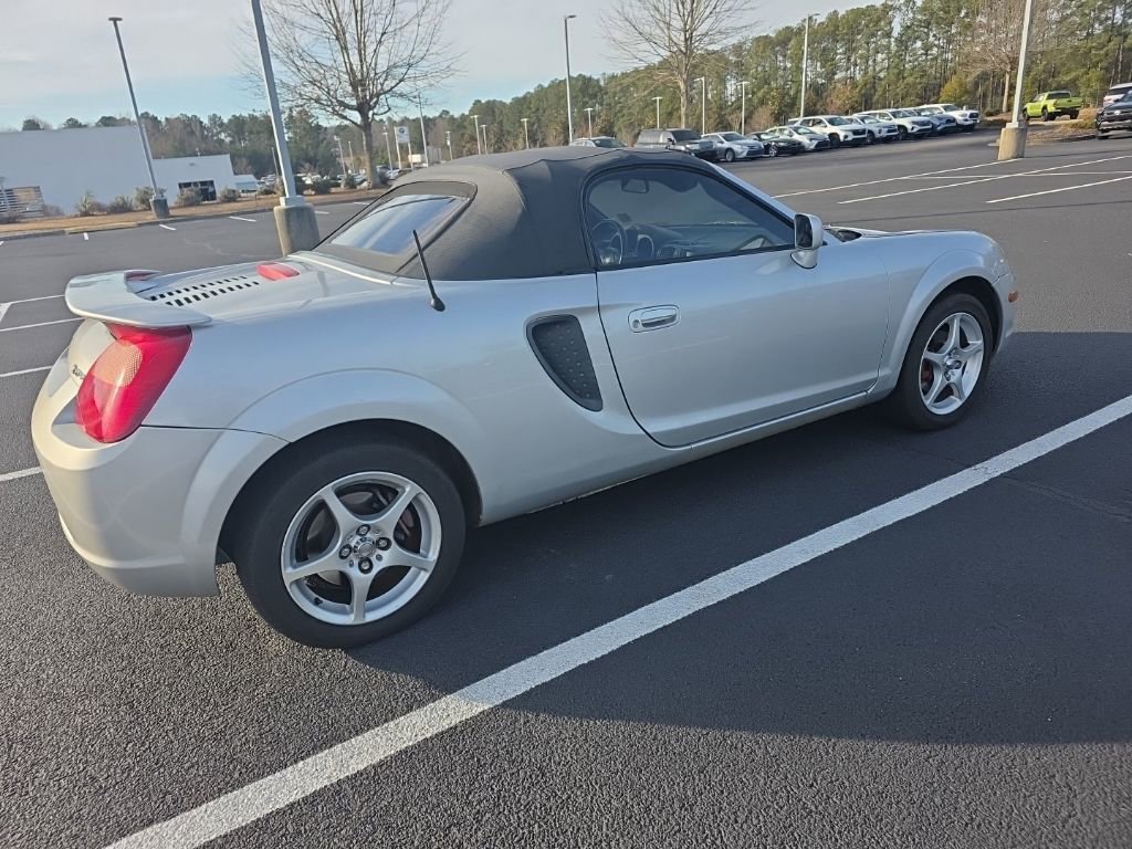 Used 2000 Toyota MR2 Base image 8