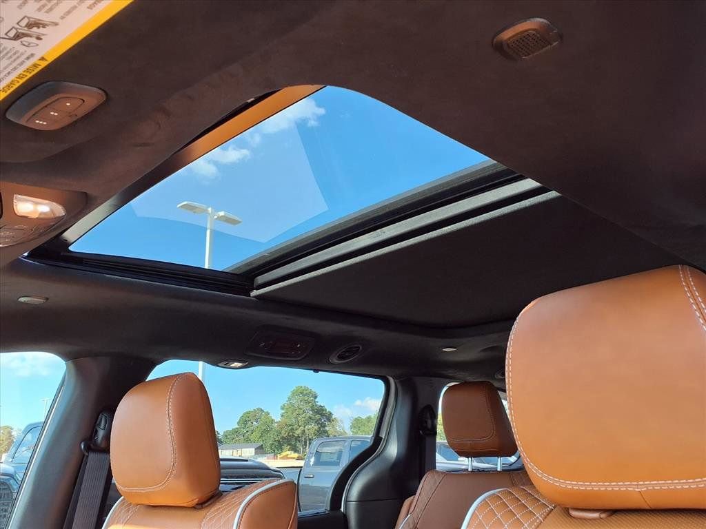 New 2026 Chrysler Pacifica Pinnacle image 10