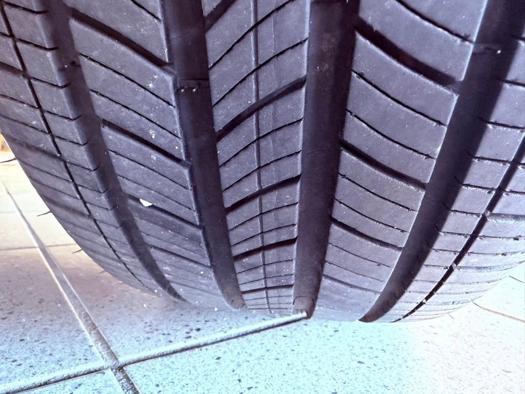 Certified 2025 Lexus ES 300h 300h NAV/PARK AST/1 OWNER/CLEA image 16