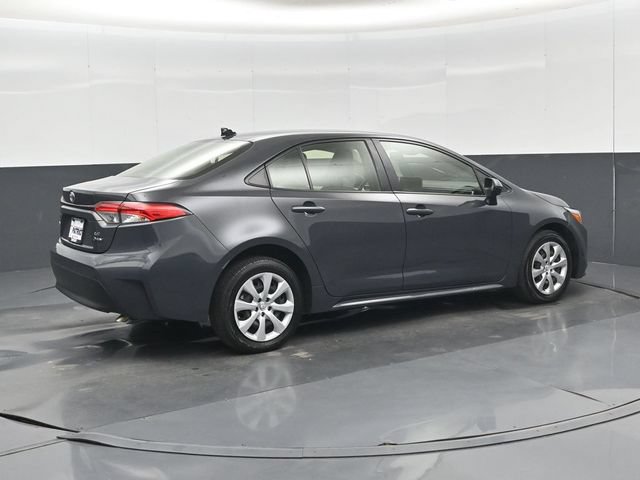 Used 2025 Toyota Corolla LE FWD image 30
