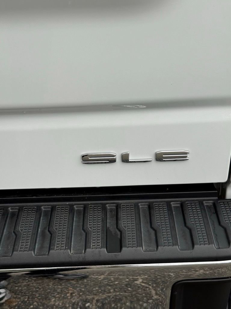 Used 2023 GMC Sierra 1500 SLE image 9