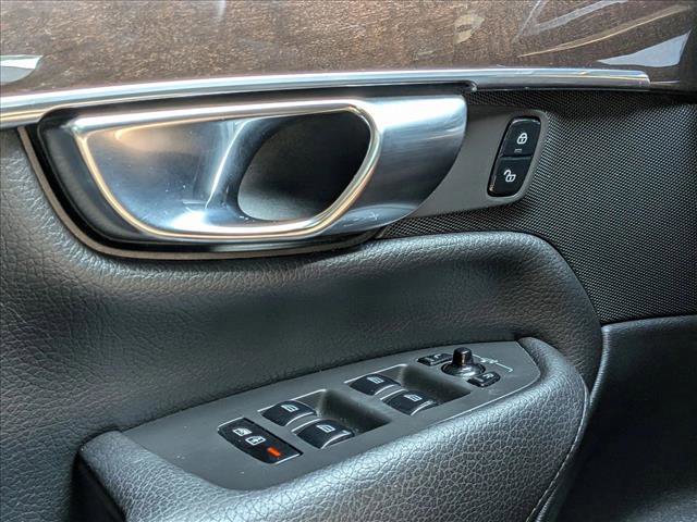 Used 2019 Volvo XC90 T6 Momentum w/ Advanced Package AWD/4WD image 3