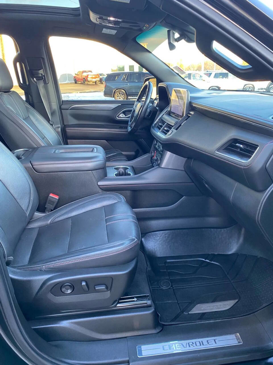 Used 2021 Chevrolet Suburban RST w/ Luxury Package image 32