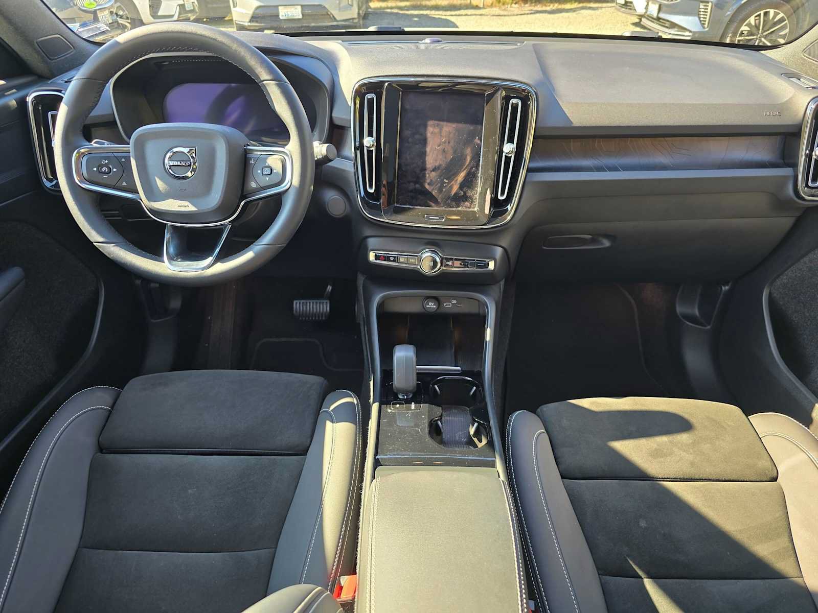 Certified 2023 Volvo C40 P8 Recharge Plus w/ Climate Package AWD/4WD image 18