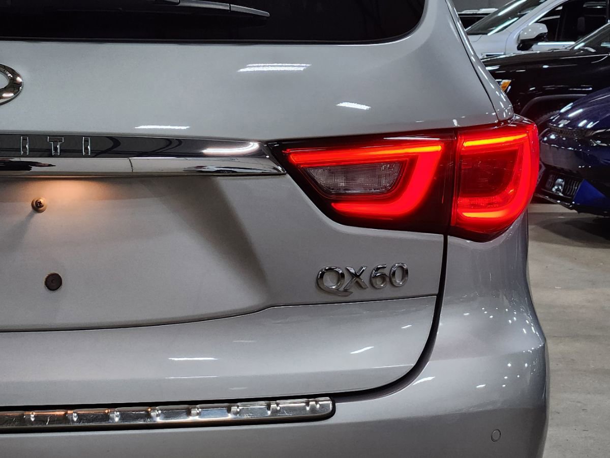 Used 2019 INFINITI QX60 Luxe w/ Essential Package image 22