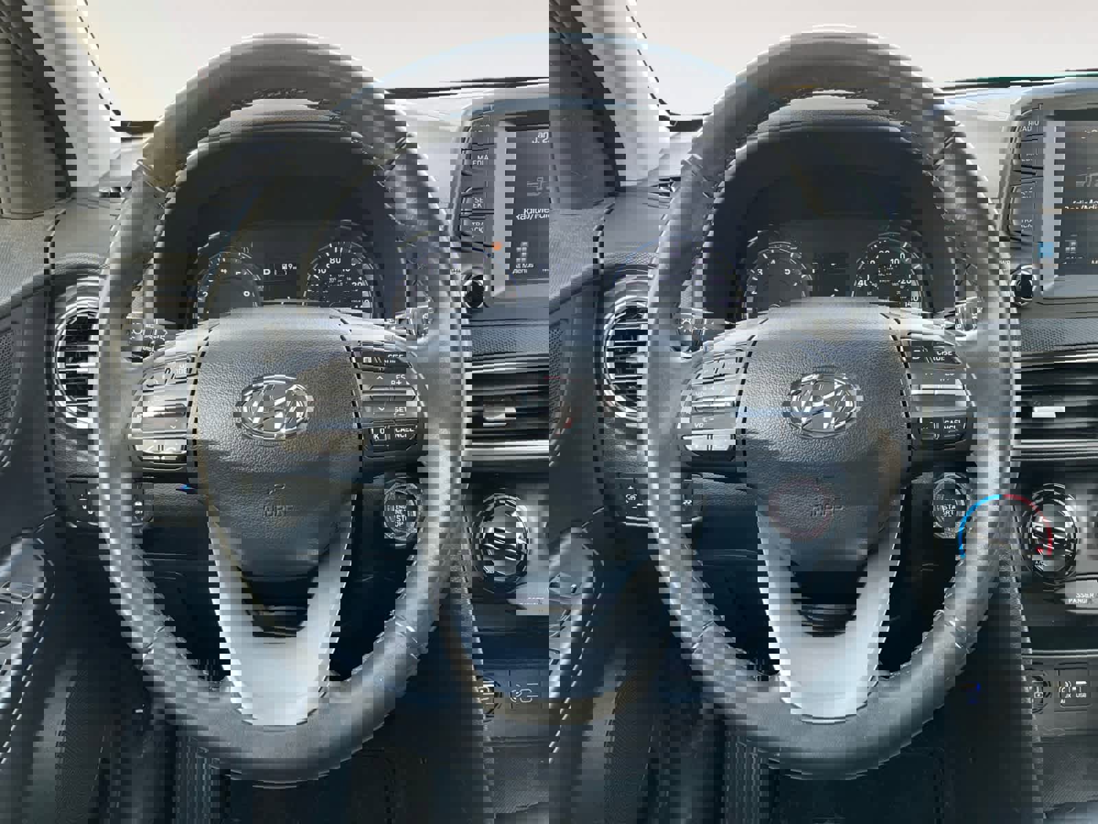 Used 2019 Hyundai Kona SEL image 14